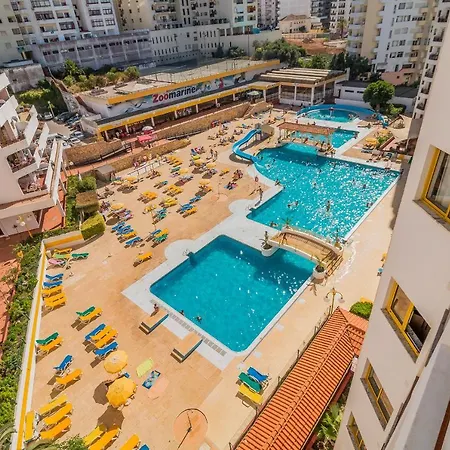 Sunny W/ Pool In By Lovelystay דירה *